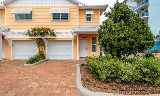 Merritt Island House | Your Dream Getaway in Merritt Island