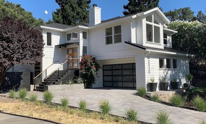 Emerald Hills House | 4 Bd/ 3Ba - Sleek, Modern, Remodeled Home
