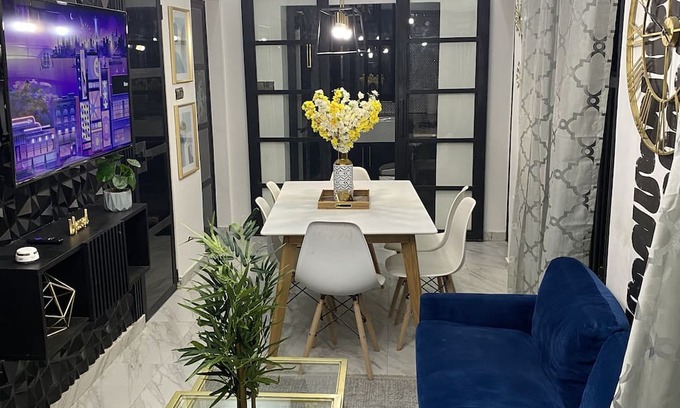 Lome House | HOUSE OF ISAAC: Modern Luxury Home Sleeps: 06 - Bedrooms: 03 - Bathrooms: 03