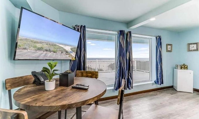 Shibui Sands Apartment | Waves At Your Doorstep