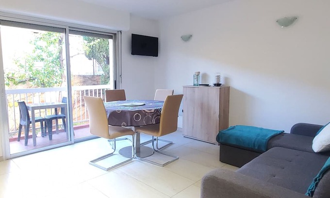 Saint-Aygulf Apartment | Charming vacation cocoon with lovely balcony