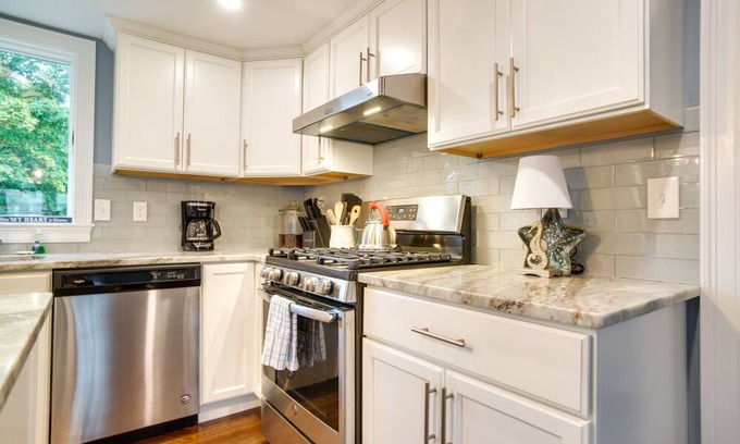 West Yarmouth Cottage | West Yarmouth Cottage w/Gas Grill: Walk to Beach!