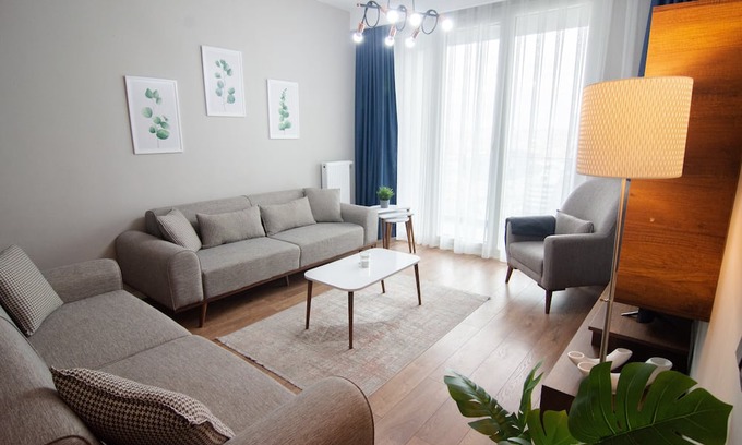 Bagcilar Apartment | Cozy Retreat: Stylish 2BR Apt