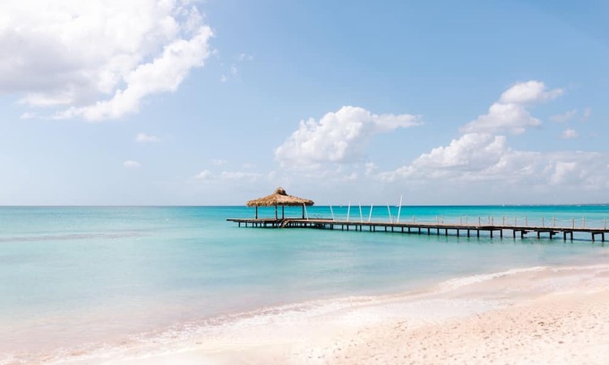 Dominicus Apartment | CADAQUES BAYAHIBE Relax with the whole family at this peaceful place to stay. .