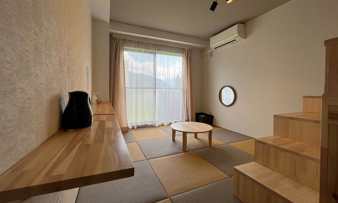 Yuzawa-machi House | JapaneseWestern room for 3 people Semidouble bed adjacent hot spring facility / Minamiuonuma Niigata