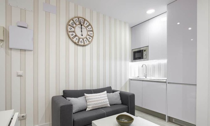 Malasana Apartment | Charming Plaza del Dos de Mayo - Totally renewed