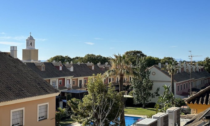 San Pedro de Alcantara House | San Pedro Alcantara ( Townhouse ) 4 Bedrooms, shared pool. 2 car parking