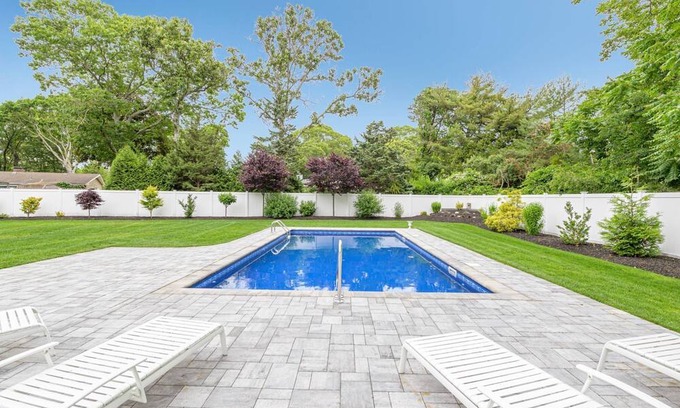 Hampton Bays House | Expanded ranch in Hampton Bays with beautiful backyard w heated pool, sleeps 12