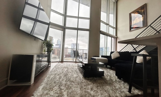 Downtown Austin Apartment | Downtown Austin PH Loft Style, Breathtaking Views!