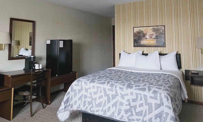 Slayton Hotel | The Trail Inn - Slayton, MN - HWY 59