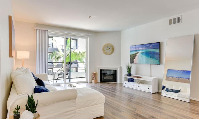 Marina del Rey Condo | Nautical 2 Bdrm with Ocean Views
