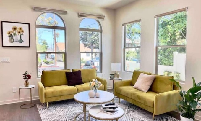 Alhambra House | Jie’s choice-Brand new 3B3B townhome 15mins DTLA