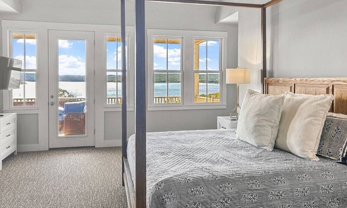 Eufaula House | Shore Enough, Carlton Landing! Lakeview for 12!