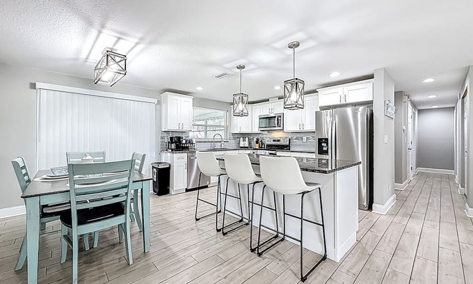 Pinellas Point House | Spacious home central to Downtown St. Pete and the Beach