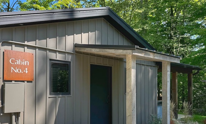 Madison Cabin | Charming Woodside Cabin w/Private Hot Tub & Scenic Trails at Standing Rock Far