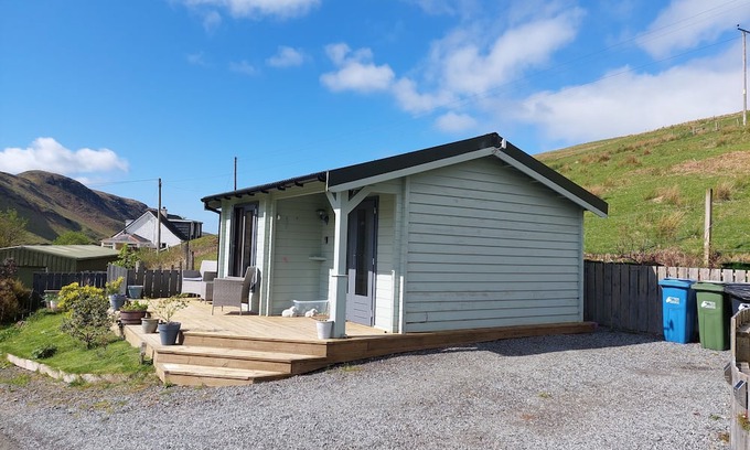 Struan Cabin | CROFTERS CABIN, centrally located, modern & cosy cabin on the Isle of Skye