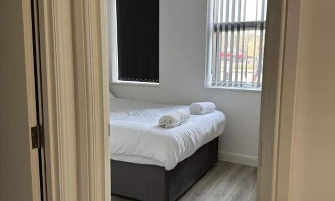 Scunthorpe Apartment | Train Station Aparthotel - Free Wifi, Free Parking Two-Bedroom Apartment