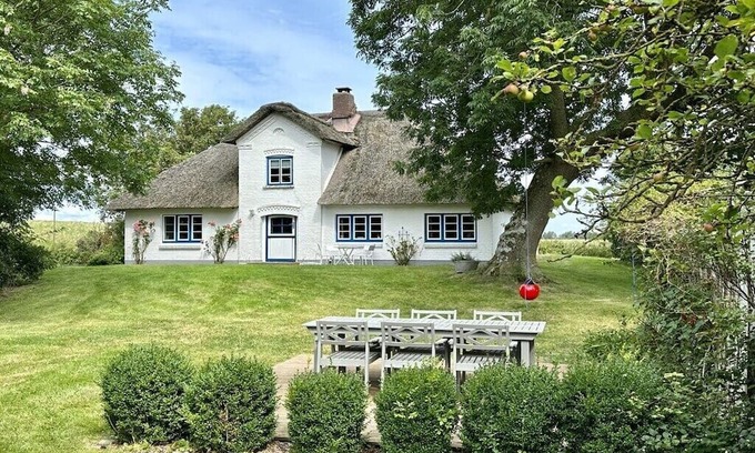 Osterhever House | Holiday home with 3 bedrooms