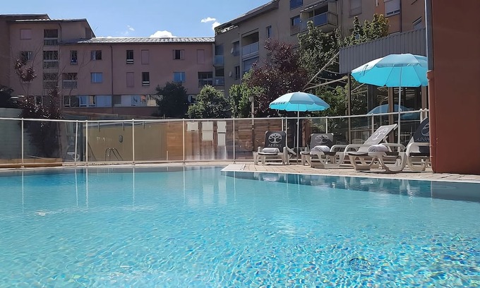 Gap Hotel | Minutes from Lauzon Ski Lift, Stay in a Pet-Friendly Hotel with On-Site Parking!