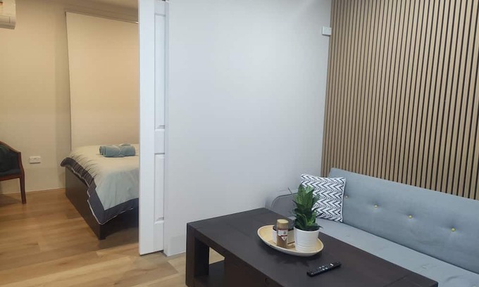 Jamboree Heights Apartment | Private Guest Studio with Ensuite for Long Short Stay