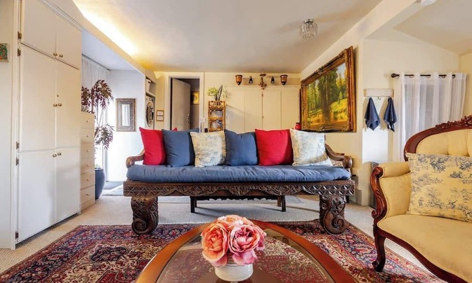Claremont House | Elegant Spacious Private Studio ~ Upscale Berkeley