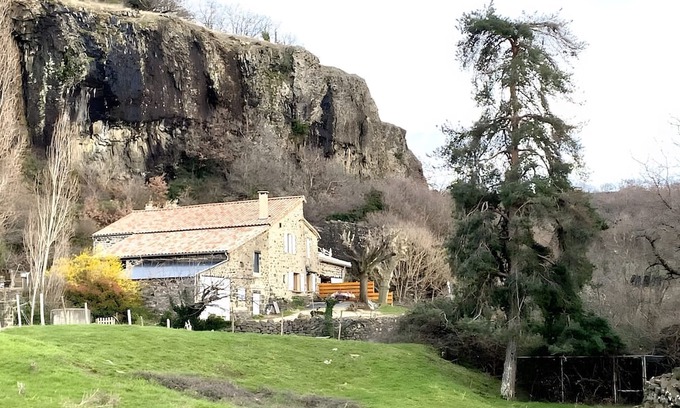 Saint-Pons House | Holiday Home 'Gîte Les Bourriaux À La Ferme De' with Mountain View