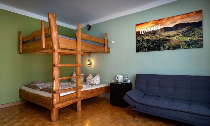 Rothenburg/O.L. Bed & Breakfast | Shared room for up to 4 people - Pension Cubana