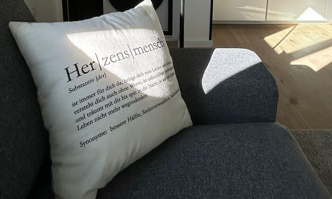 Alt-Muhlburg Apartment | Light-filled top-floor studio in Karlsruhe-Mühlburg - APOLONIAliving