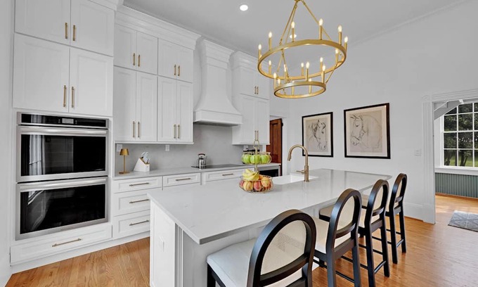 Jacksonville House | Eighty Oaks 3 king bedrooms with private baths in Jacksonville, AL