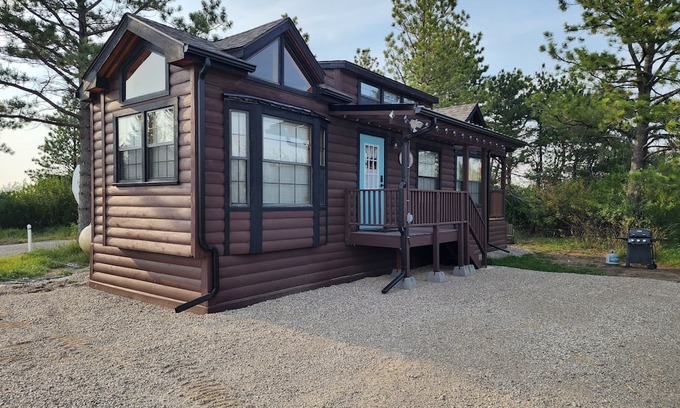 Moore Cabin | Charming tiny home cabin in peaceful Moore