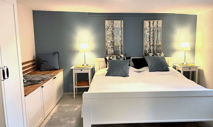 Hagelloch Apartment | Apartment 'Graf' with Private Terrace, Shared Garden and Wi-Fi