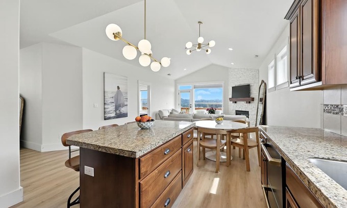 Rock Creek House | Charming 3-bedroom house with AC, fitness room in Happy Valley