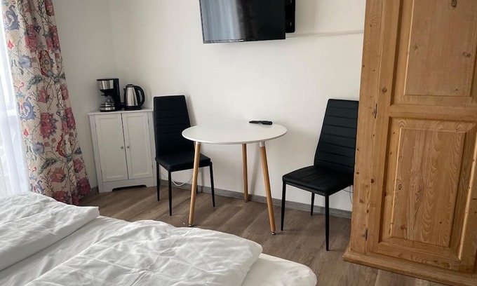 Viechtach Apartment | Private room at the Hotel am Pfahl