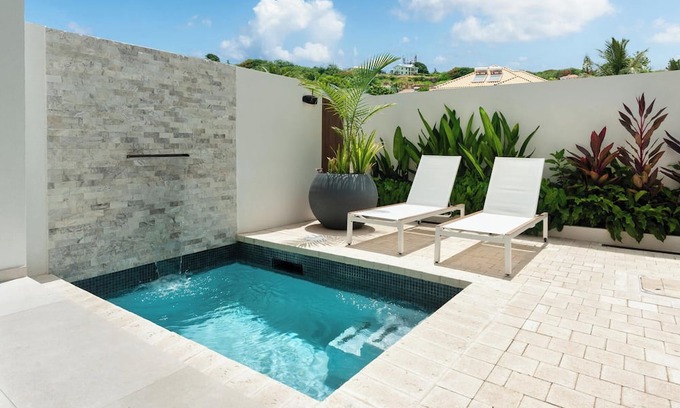 Halcyon Heights House | Azzurro 03 Summary: N