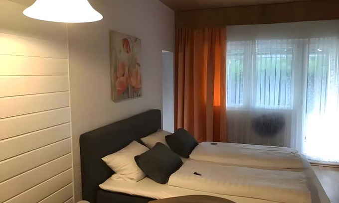 Lindberg Apartment | Apartment in A Hotel '5' with Mountain View, Private Terrace and Wi-Fi