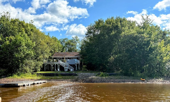 Springfield House | Lakefront Escape with Hot Tub and Outdoor Kitchen