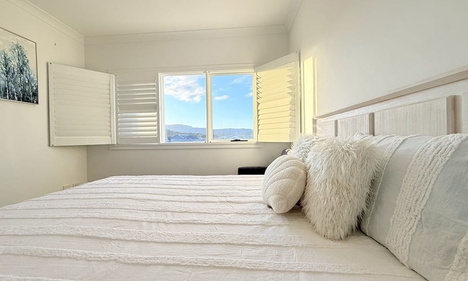 Tullimbar House | Serene Escape
