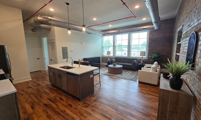 McMinnville Condo | Cozy 1BR condo in McMinnville, TN, perfect for couples or small families.