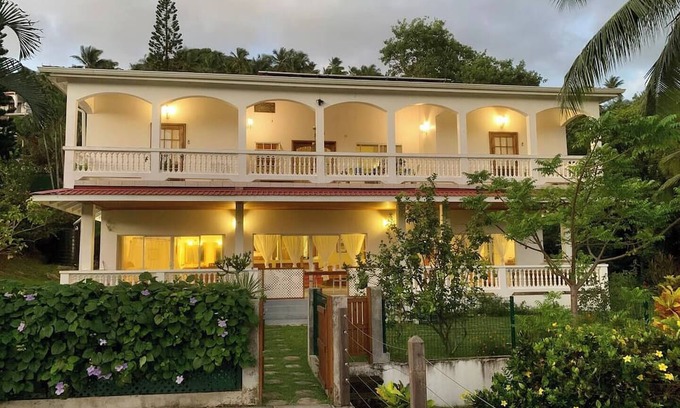 Bouvet Island House | October Discount-Private Villa with Pool and Distant Ocean View