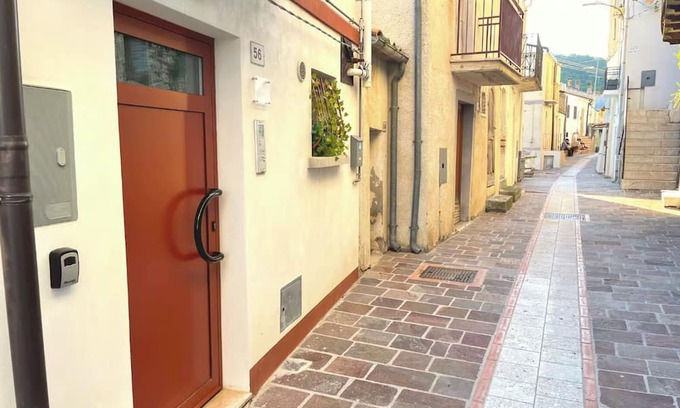 Dogliola Apartment | Hermitage Suite - BaBsuites