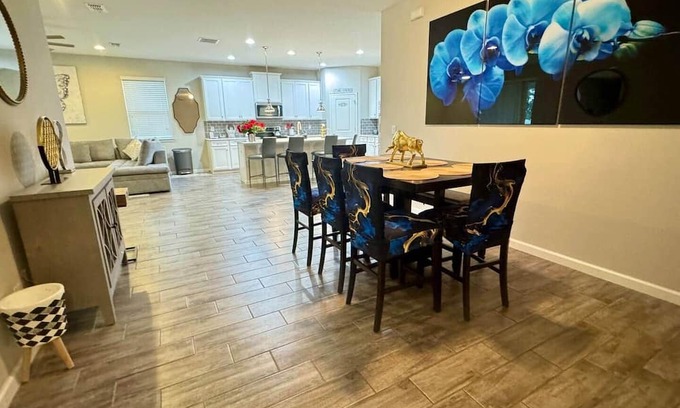 Balm House | Empress Super Nova Near Beaches