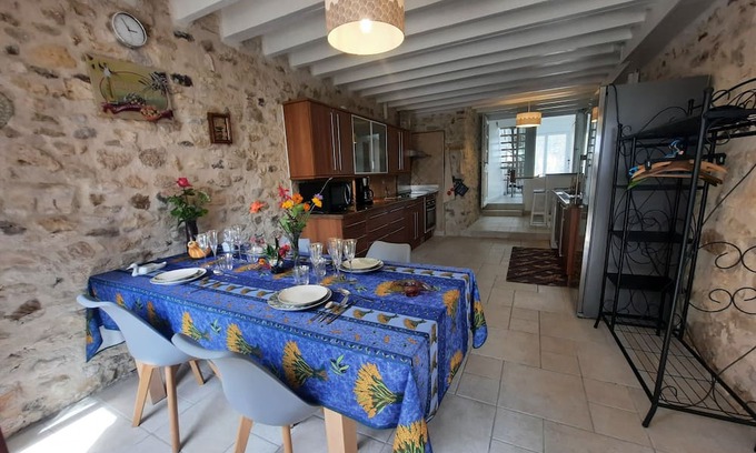 Hautevesnes House | Quiet, spacious country house 1 hour from Disney land. 1 h00 from Paris.