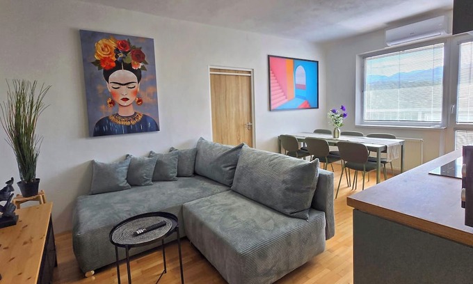 Radvan Apartment | Urban Zen Stay - Comfort & cozy 2bedr. apartment in the Heart of Banská Bystrica