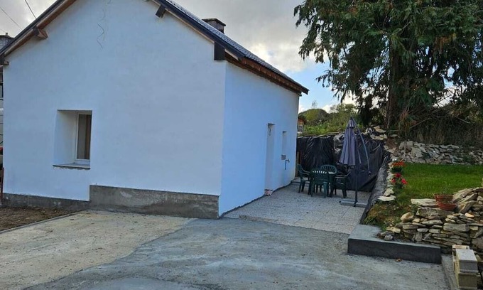 Plonevez-du-Faou Ski Chalet | Casă mică liniștită, cochetă la țară în apropiere de zone turistice și de ocean