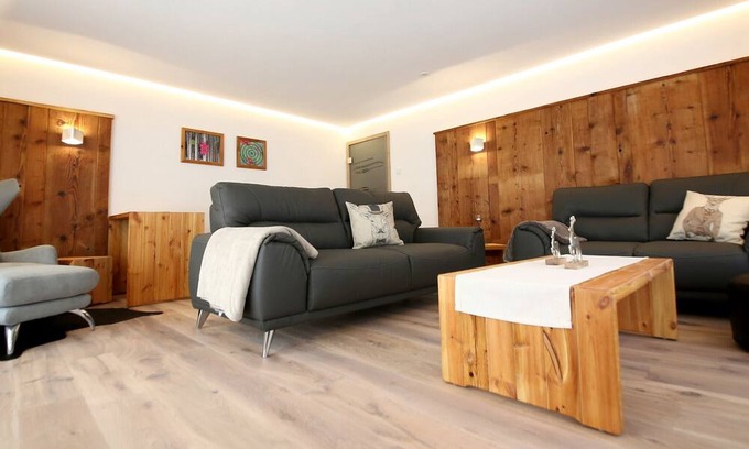 Unterkirnach Apartment | Apartment 'Holzwieb' with Private Terrace, Shared Garden and Wi-Fi