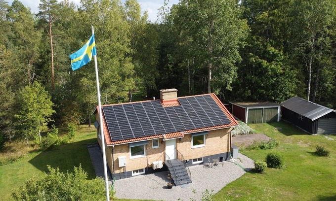 Orrefors House | Villa Orreforshult - Modern vacation home with its own pond in Småland