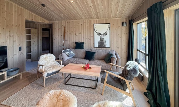 Sor-Fron House | 2 bedroom beautiful home in Gålå