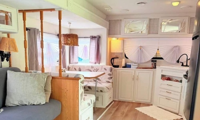 Long Branch House | The Glamper