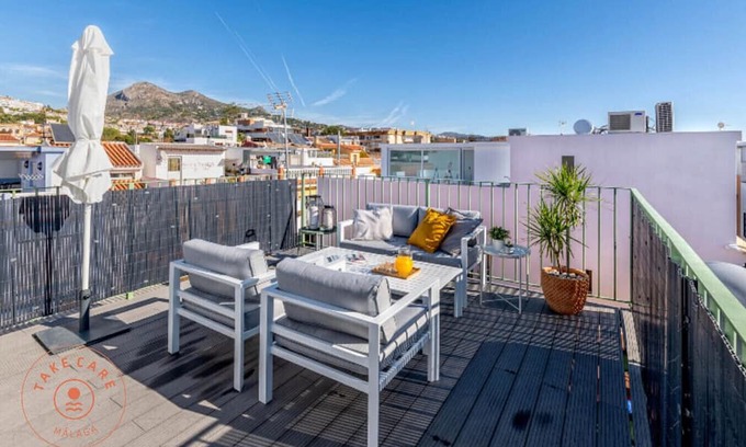 Malaga-Este Ski Chalet | House with rooftop terrace at the beach - TCM