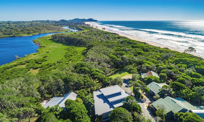 Suffolk Park Cottage | #13 Tallow Sands - Lakeview